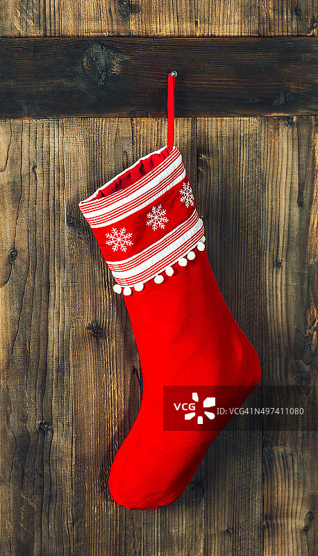 圣诞袜。红色的袜子挂。节日装饰图片素材