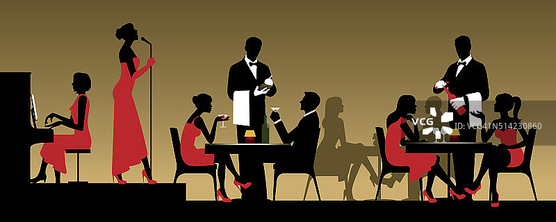 人们在夜总会或餐厅坐在桌子旁图片素材
