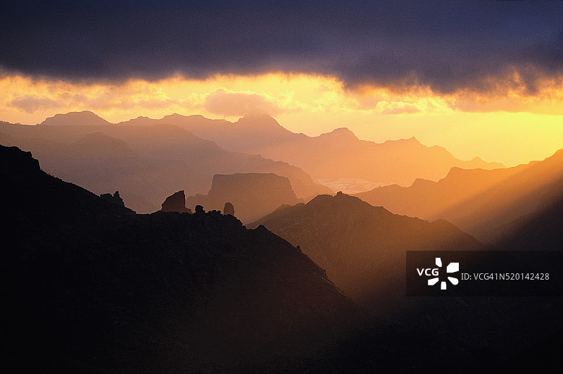 大卡纳利亚山上的日落图片素材