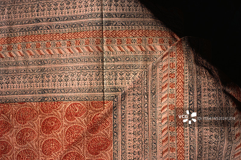 卡拉马卡里风格手织机织物图片素材