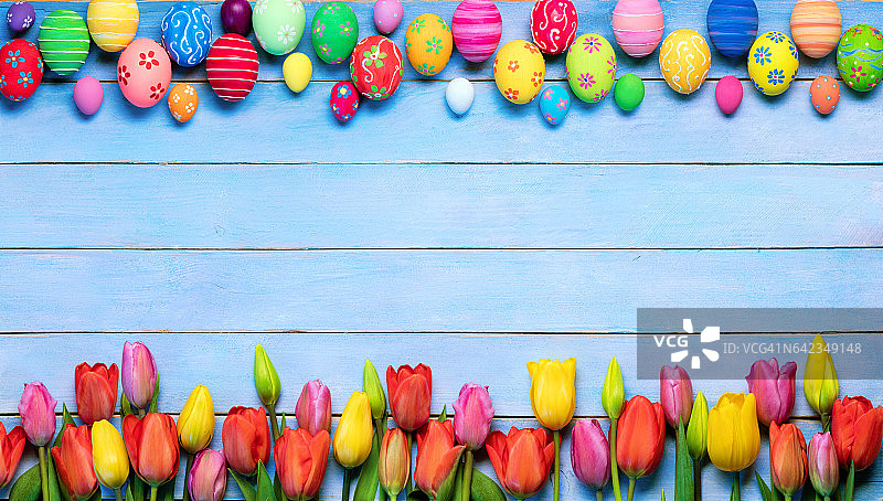 复活节背景装饰彩蛋和郁金香图片素材