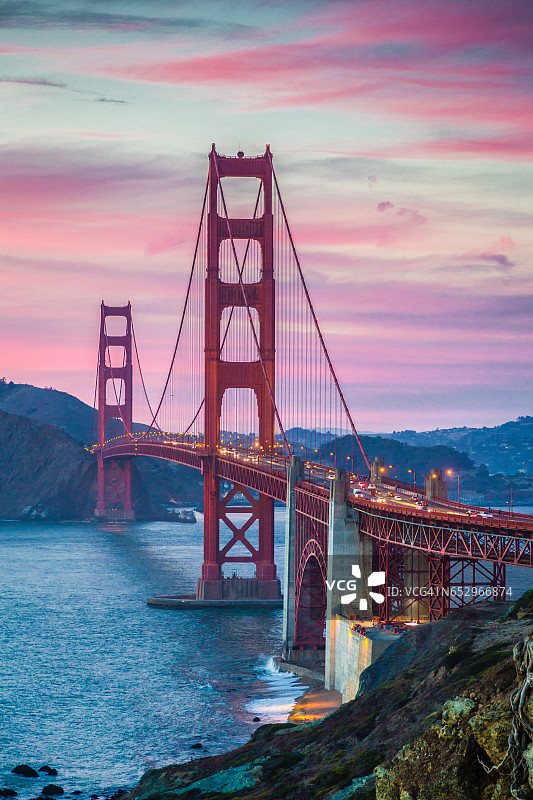 夕阳下的金门大桥，旧金山，加利福尼亚，美国图片素材