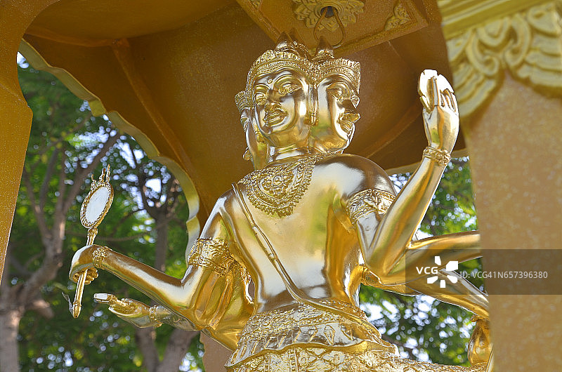 梵天的金雕像图片素材