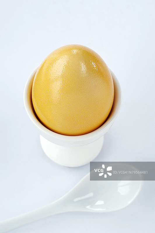 彩蛋杯里的复活节彩蛋，特写图片素材