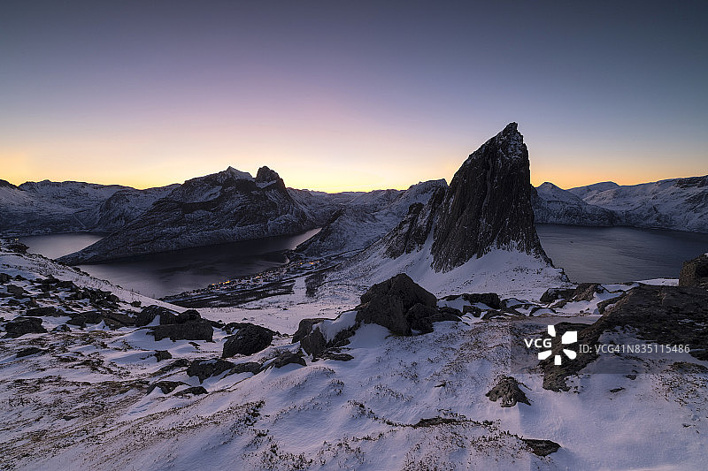 挪威暮光山，黄昏图片素材