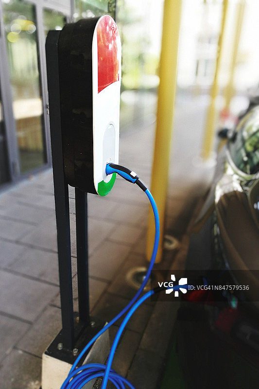 维也纳的电动汽车充电站图片素材