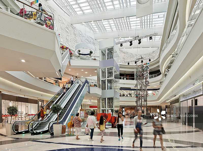 阿拉木图一家大型购物中心的室内设计和装饰图片素材