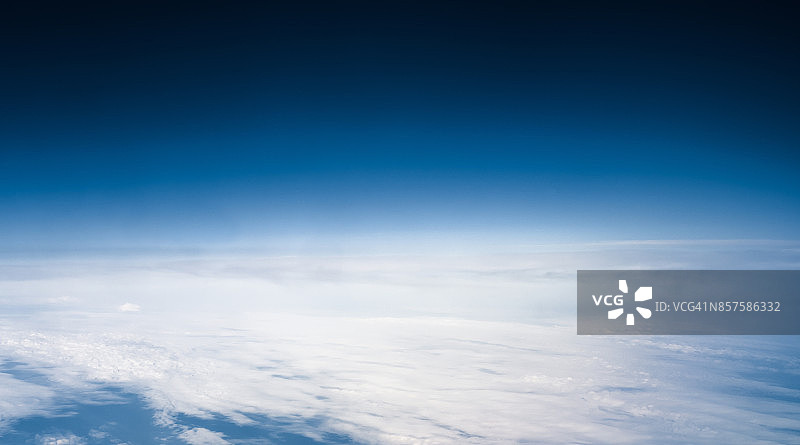 大气空间空气天空和云图片素材