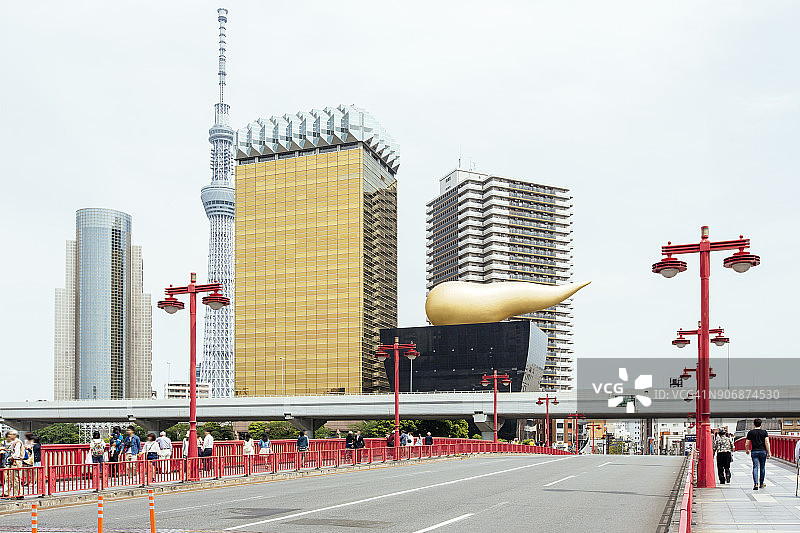 日本东京浅草区的现代摩天大楼图片素材