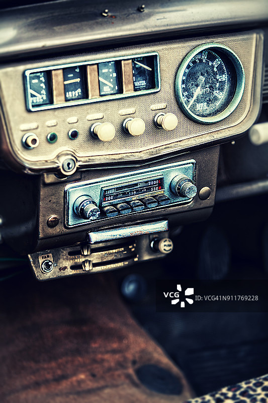 老式汽车收音机图片素材