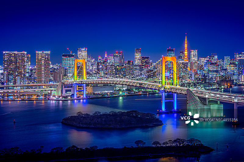 东京彩虹桥从富士电视台八幡夜图片素材