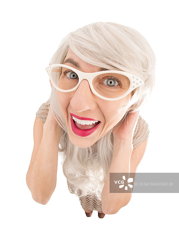 鱼眼幸福白头发女人图片素材