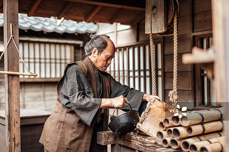 日本人收集水，水井和水桶图片素材