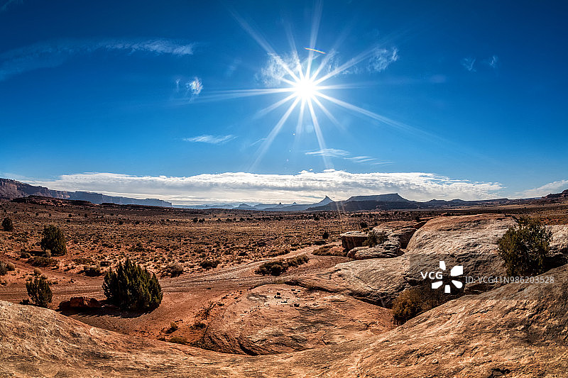 犹他州正午的沙漠图片素材