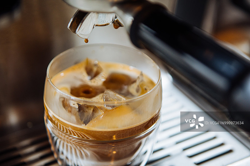 咖啡和牛奶的完美混合图片素材