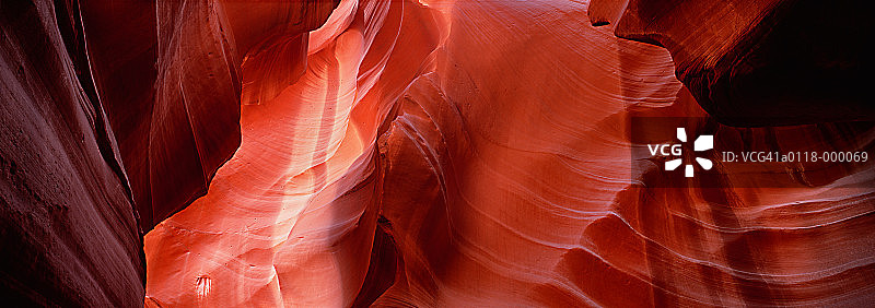 羚羊峡谷岩层图片素材