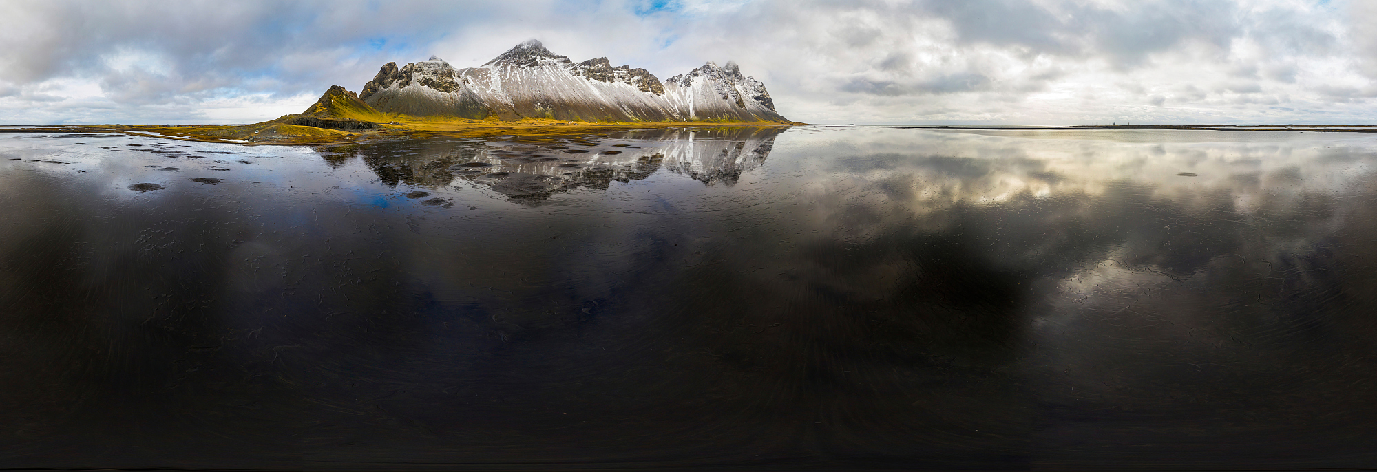 维斯特拉霍恩山和斯托克尼斯海滩的360°空中全景图。冰岛图片下载