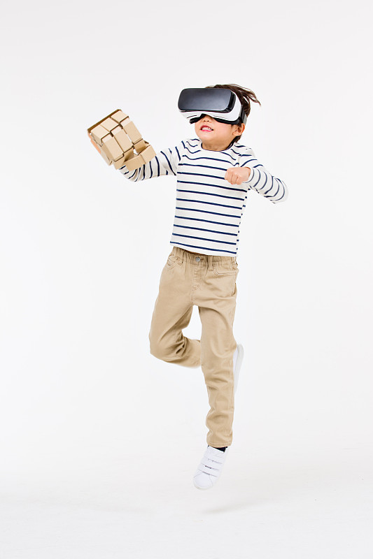 韩国，儿童(人类年龄)，虚拟现实模拟器(计算机设备)，VR设备，游戏，动作，机器人手臂图片下载