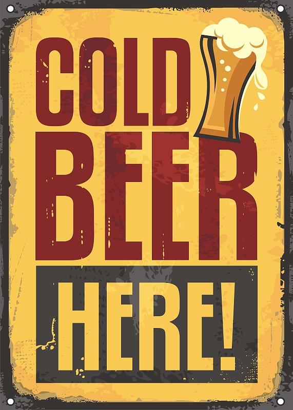 冷啤酒在这里复古的锡标志在黄色划痕的背景图片下载