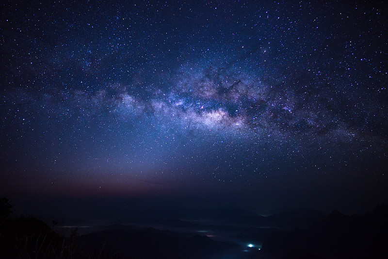 泰国清莱府佛池发山上的银河图片下载