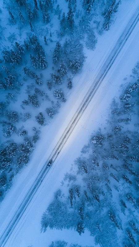 冬天的乡村道路图片下载
