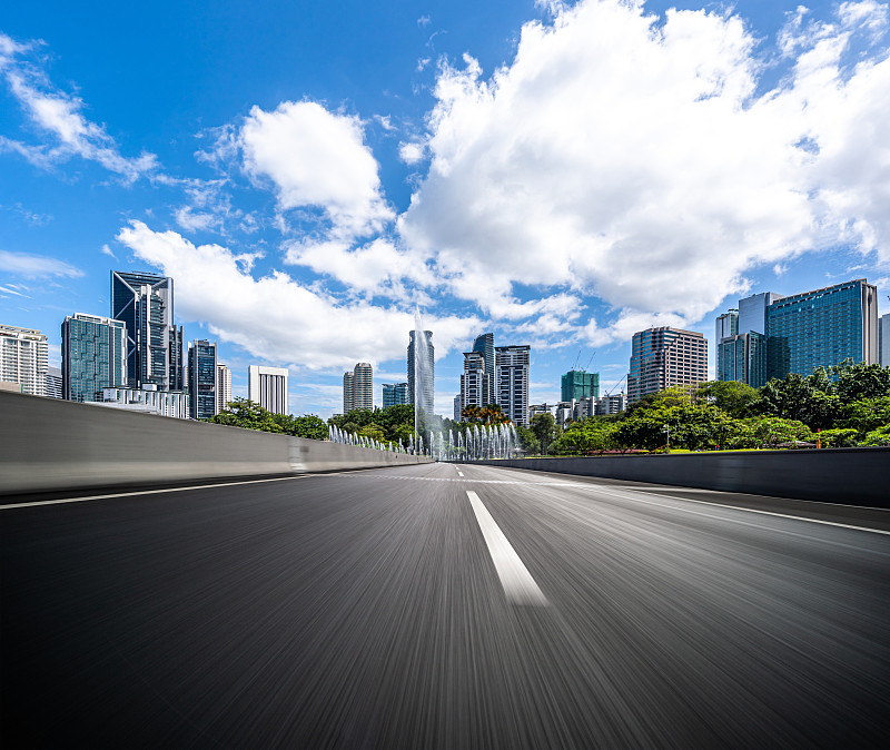 吉隆坡城市天际线与高速公路图片素材
