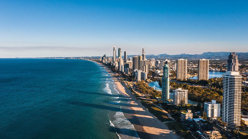 澳大利亚黄金海岸， 望海的城市图片下载