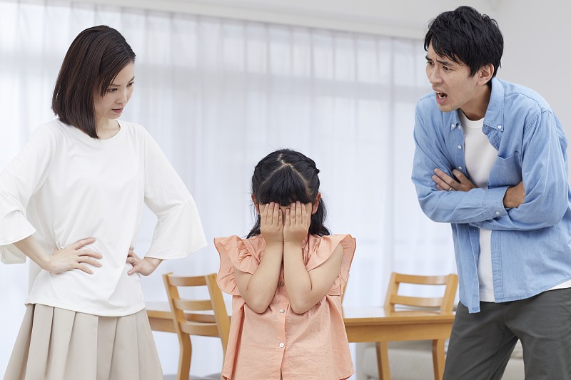 不满日本家庭图片素材