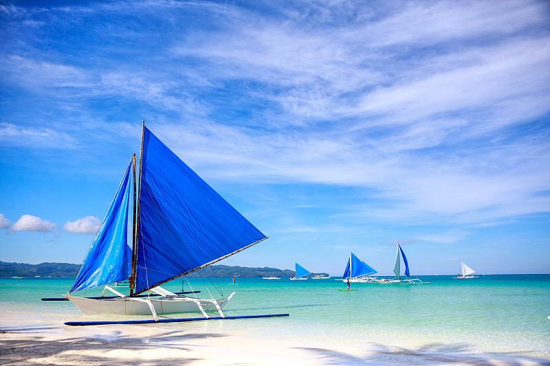 夏日菲律宾长滩岛帆船图片素材