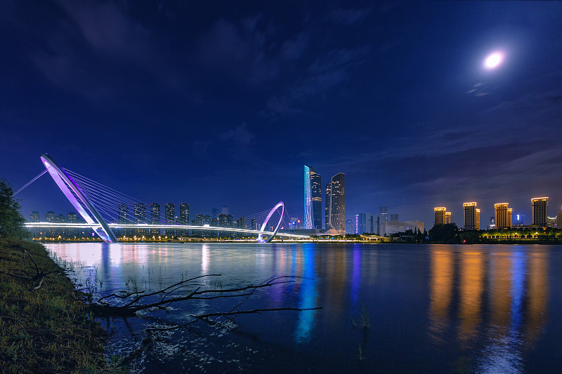 月夜+南京眼步行桥（南京）图片下载