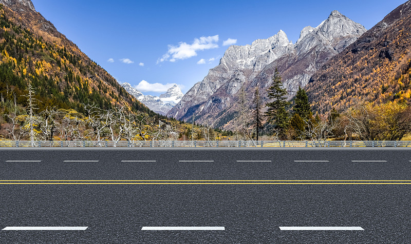 山区中的高速公路图片下载