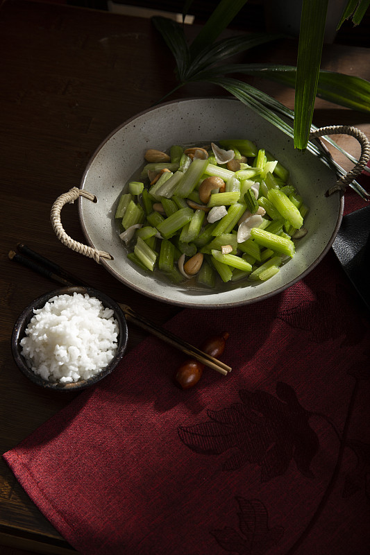 中华美食西芹百合腰果和米饭静物图片下载