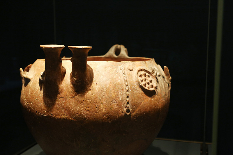 博物馆里的陶器图片下载