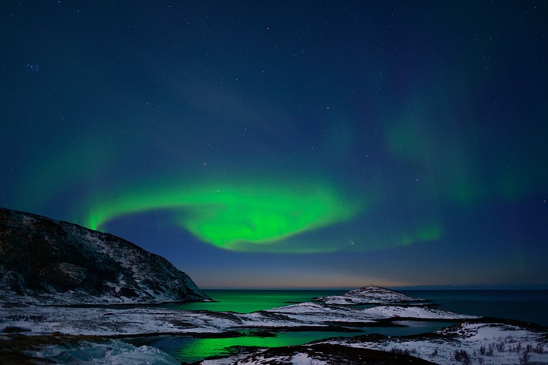 绿色螺旋-北极光图片素材