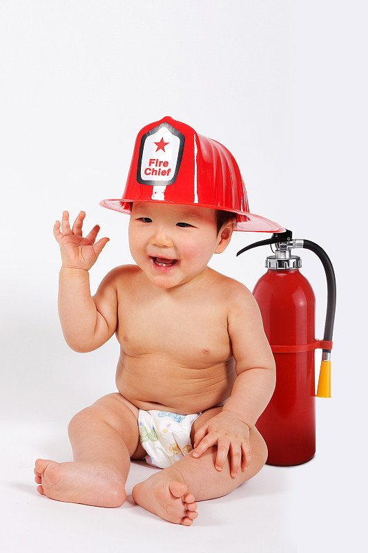 男孩想成为一名消防员图片下载