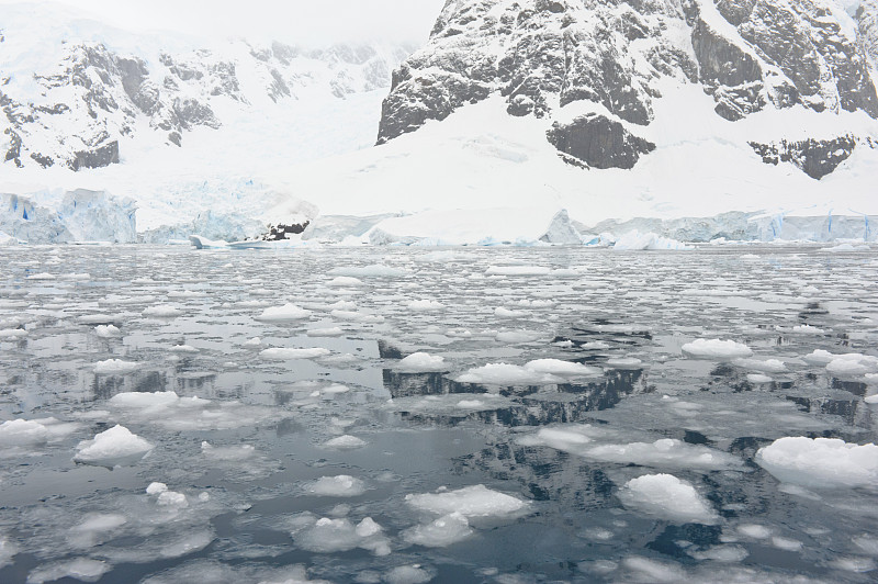 天堂湾的冰面图片下载