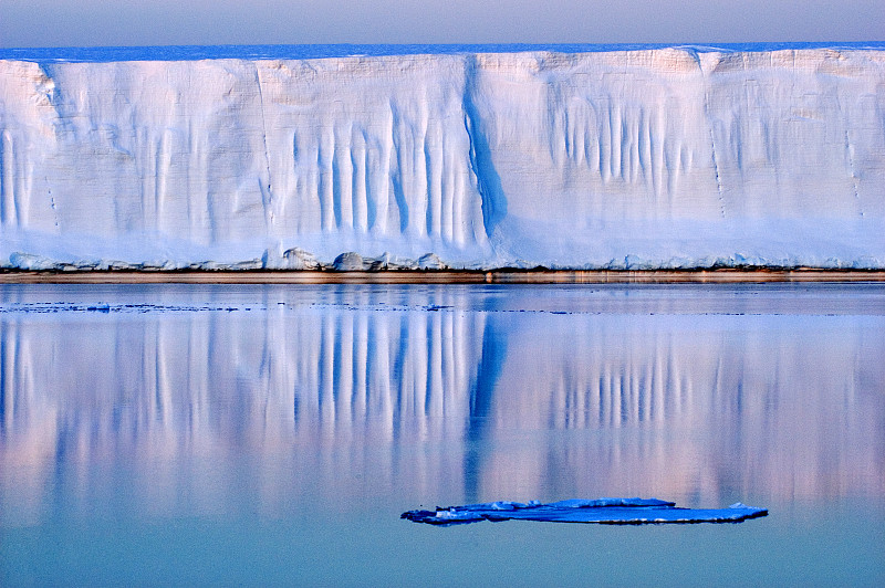 南极洲的冰山图片下载