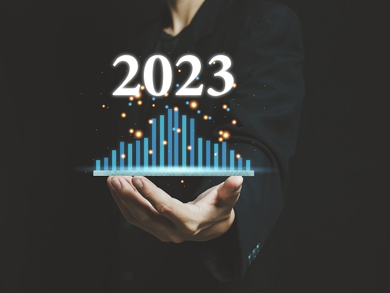 商人分析2023年的目标、计划和愿景。图片下载