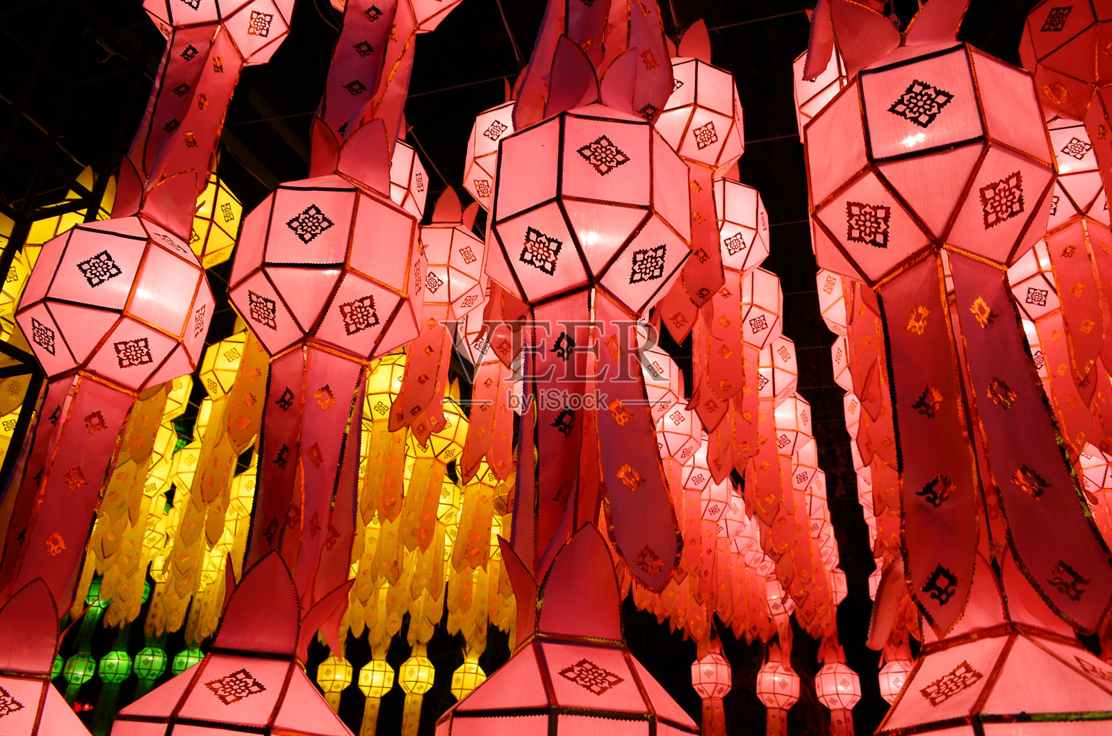 亚洲五颜六色的灯笼照片摄影图片