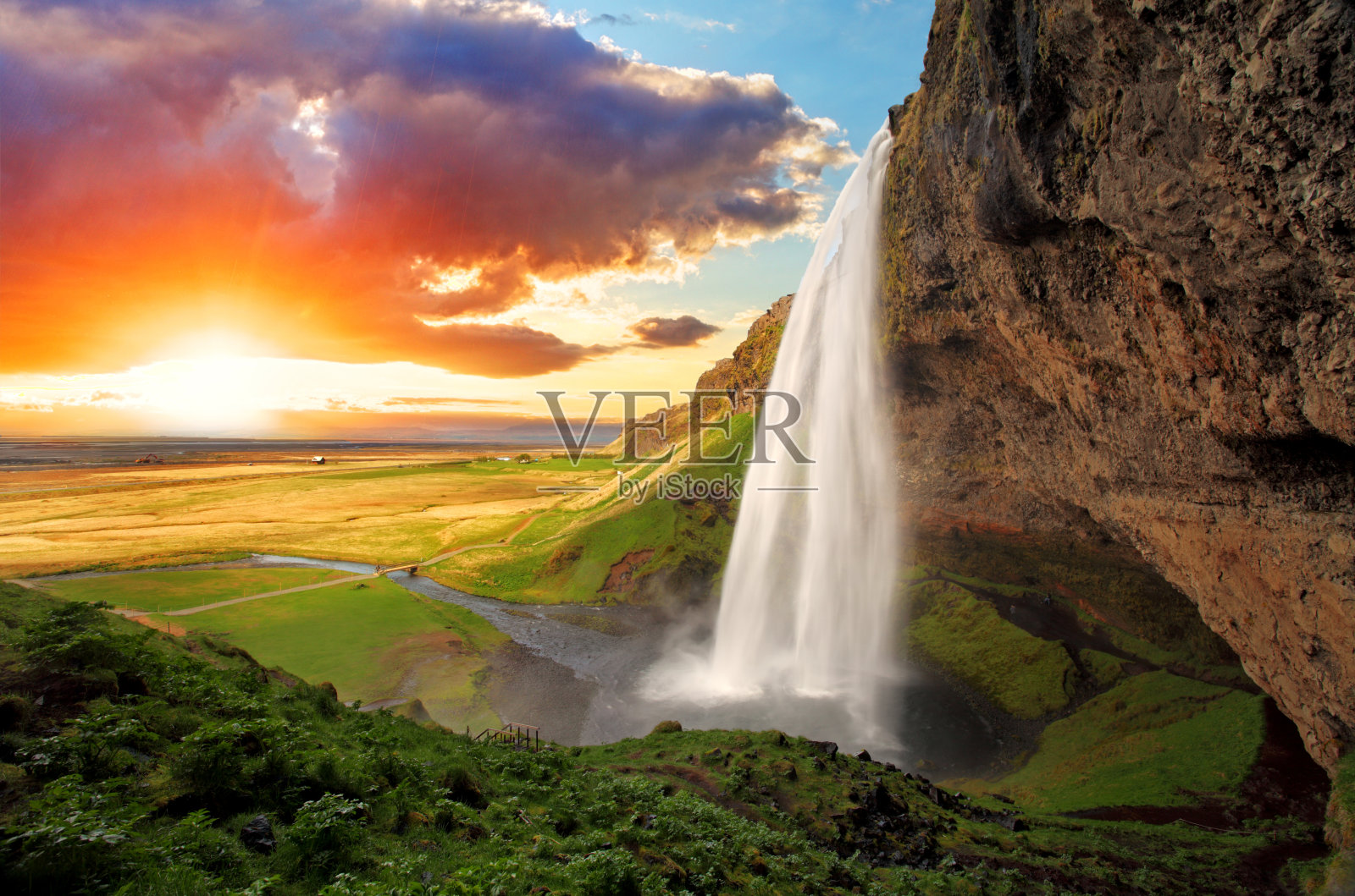 瀑布，冰岛- Seljalandsfoss照片摄影图片