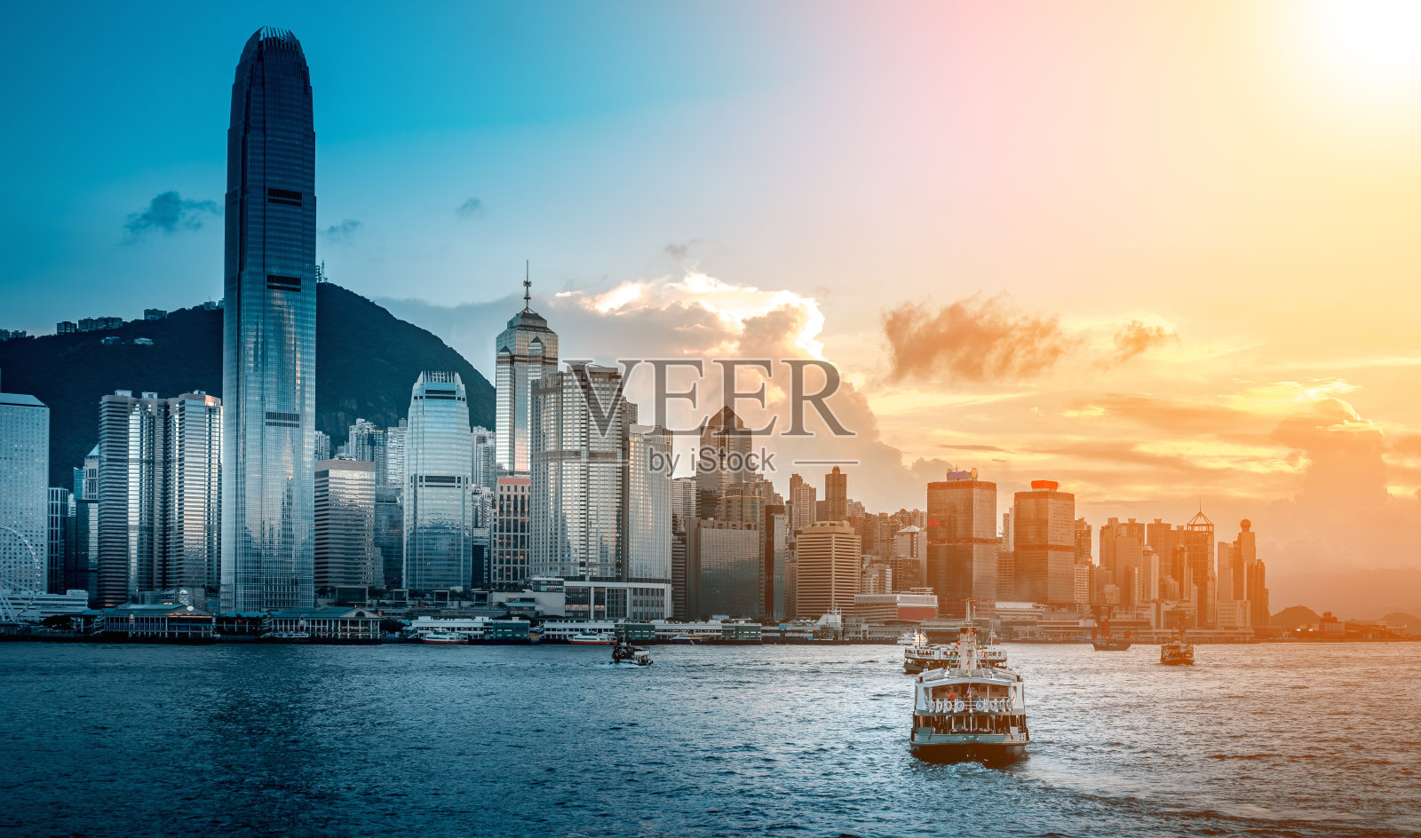 阳光下的香港海港景色照片摄影图片