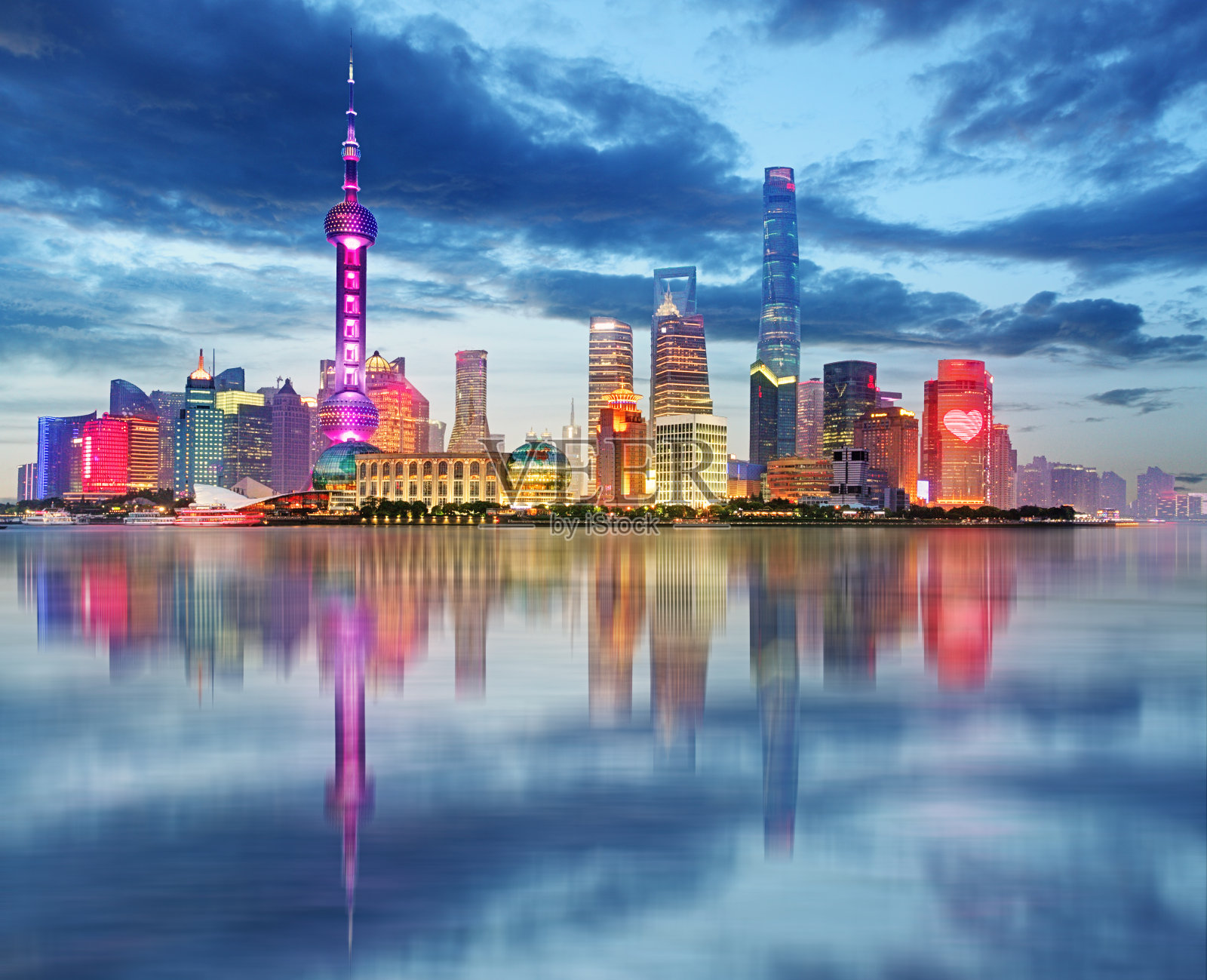 上海夜景，中国。照片摄影图片