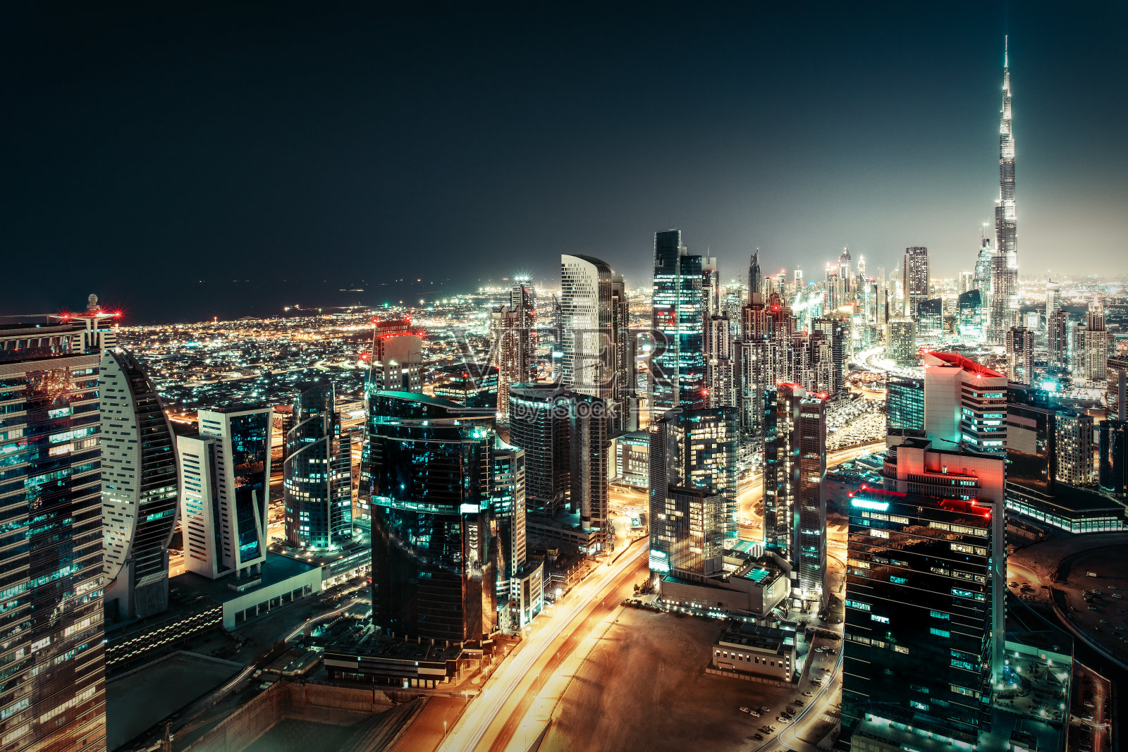 有着世界最高摩天大楼的未来主义城市。迪拜,阿联酋。照片摄影图片