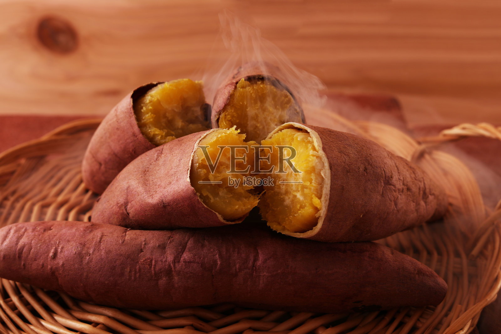 烤的红薯照片摄影图片