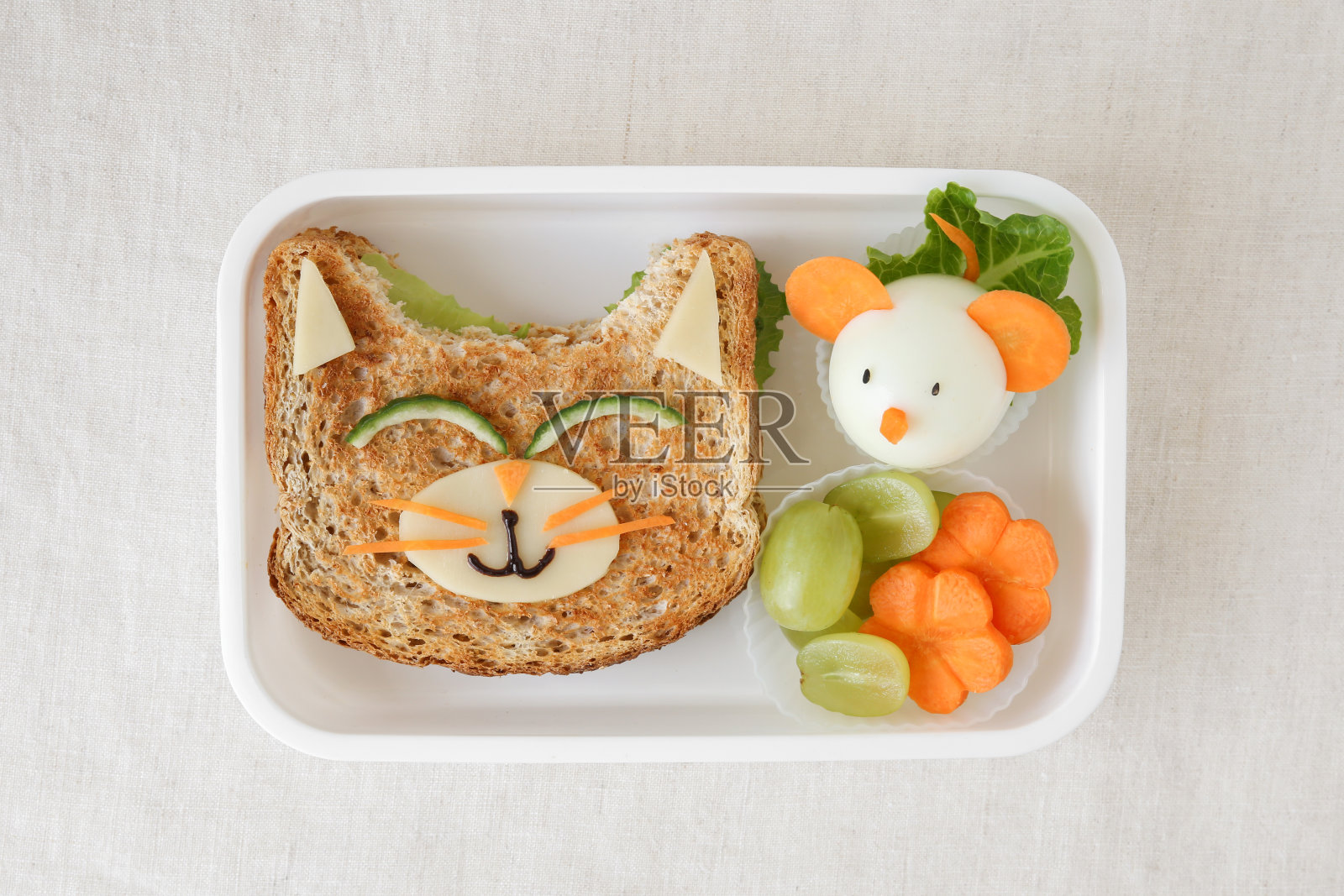 猫和老鼠的午餐盒，有趣的食物艺术的孩子照片摄影图片