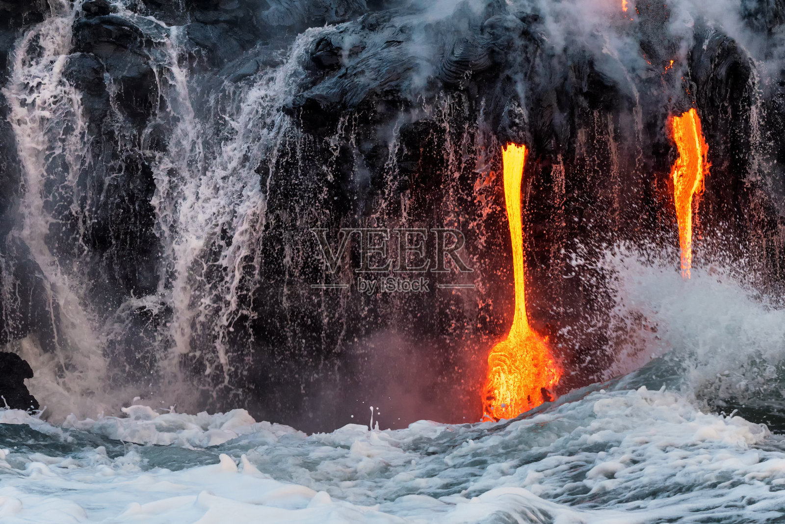 熔岩流入太平洋大岛照片摄影图片