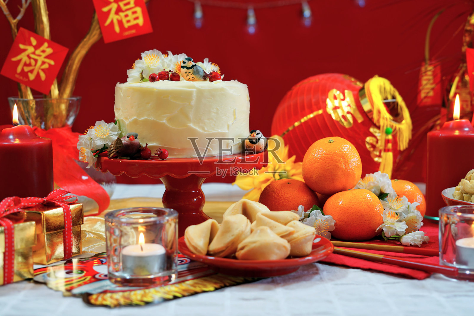 中国新年聚会餐桌照片摄影图片