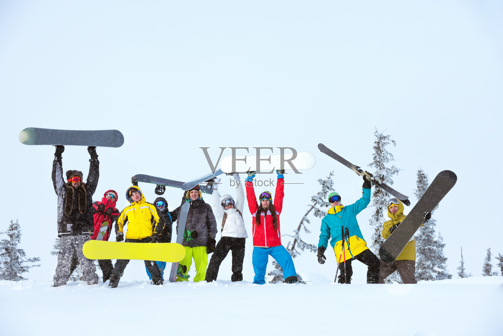 朋友队，滑雪者，滑雪板照片摄影图片