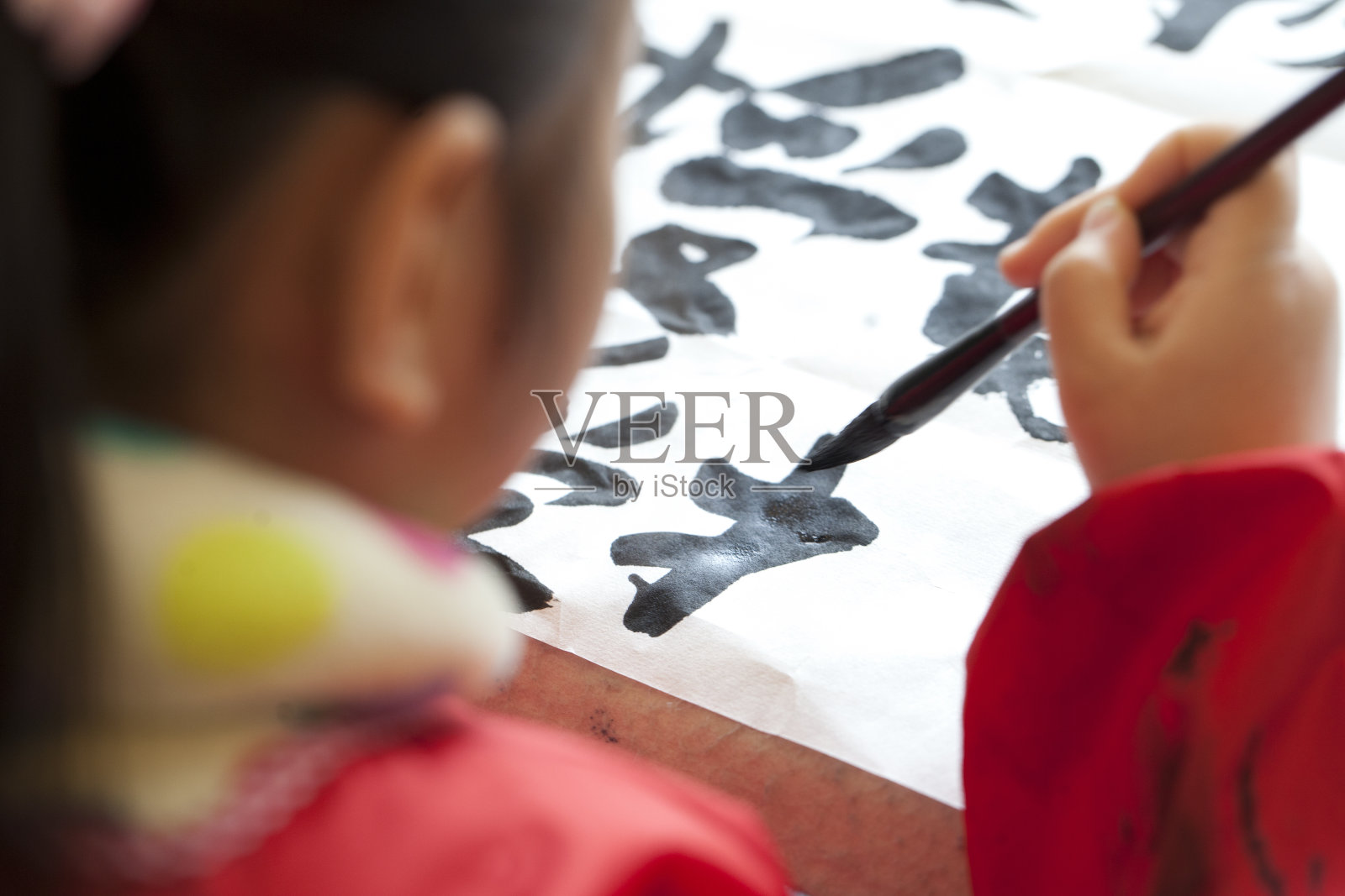 中国孩子练习书法照片摄影图片