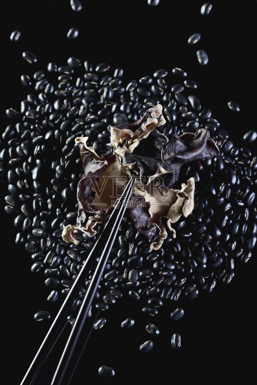 黑豆，蘑菇和筷子，高视阔步照片摄影图片